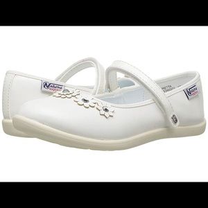 Naturino white shoes